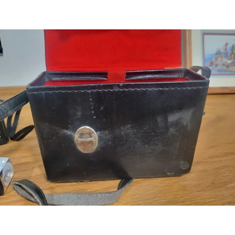 Vintage Kodak Instamatic X-25 Camera with Case works